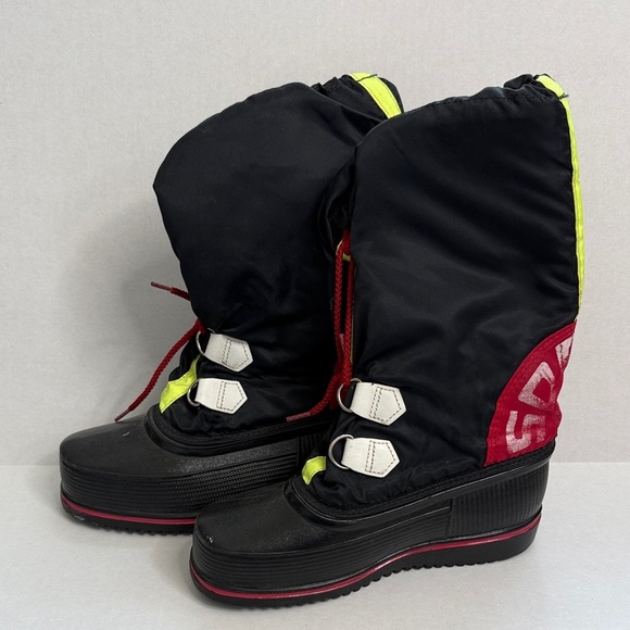 Sorel Other - Sorel Boys Snow Boots Black size 6